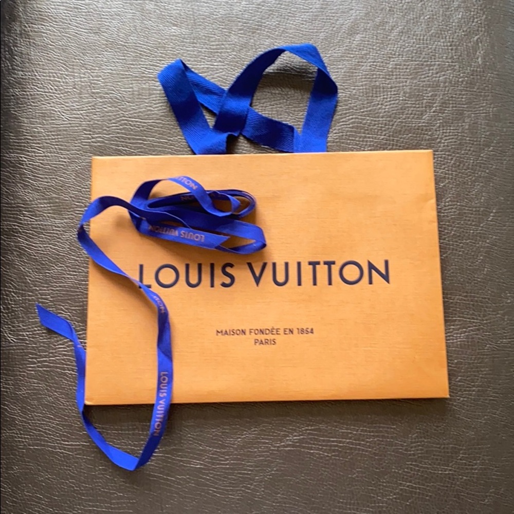 💯% Authentic Louis Vuitton bag and ribbon